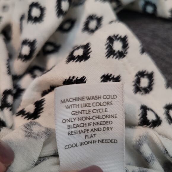 J. Jill Size L Wearever Diamond Print 3/4 Sleeve Tunic Top Black Cream Career - Picture 10 of 10